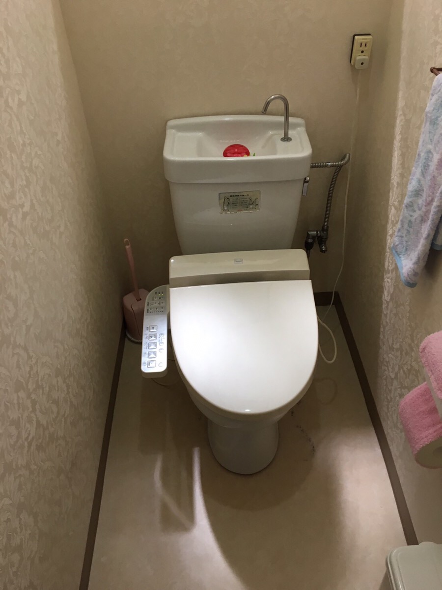 ①3年前に床にカビが発生し、クッションフロアを張替えたが、カビの発生はおさまらず・・・。