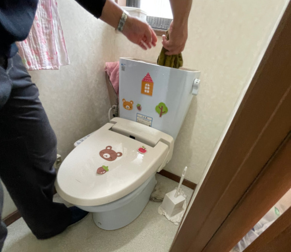 トイレ工事　before
