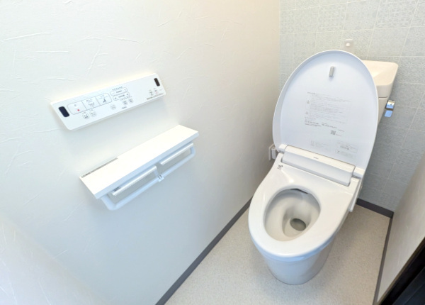 トイレ工事　after