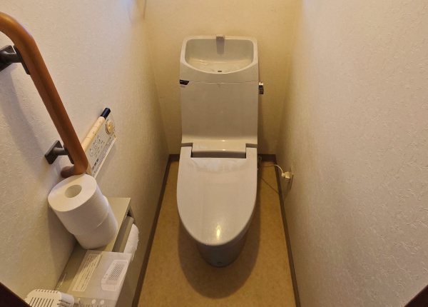 トイレ工事　before