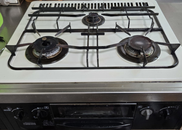 コンロ・レンジフード　before