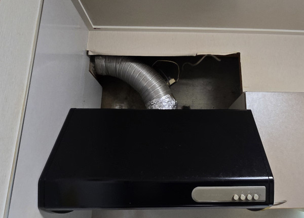 コンロ・レンジフード　before