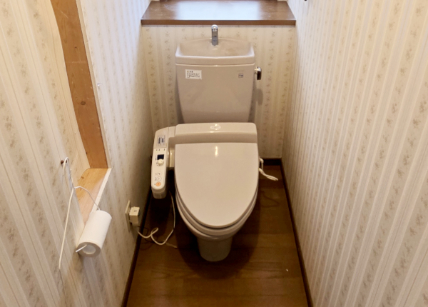 トイレ工事　before