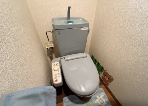 トイレ工事　before