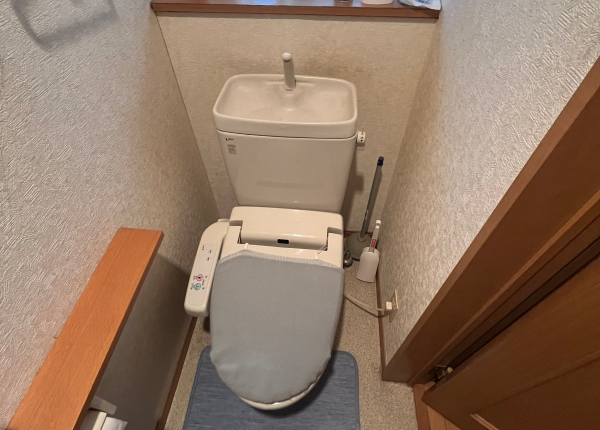 トイレ工事 before