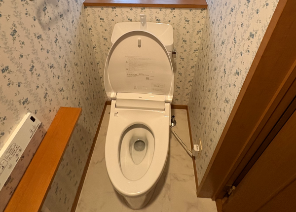 トイレ工事 after