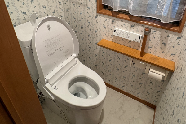 トイレ工事 after